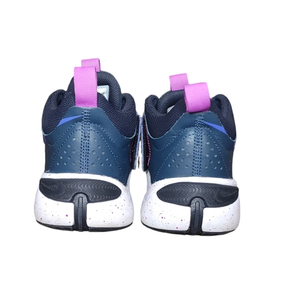 Nike Team Hustle D 11 Big Kids' Basketball Shoes Size 4Y - Picture 2 of 8